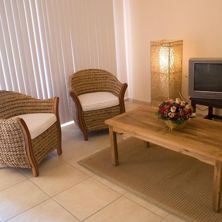 Camacuri Apartments Oranjestad Quarto foto