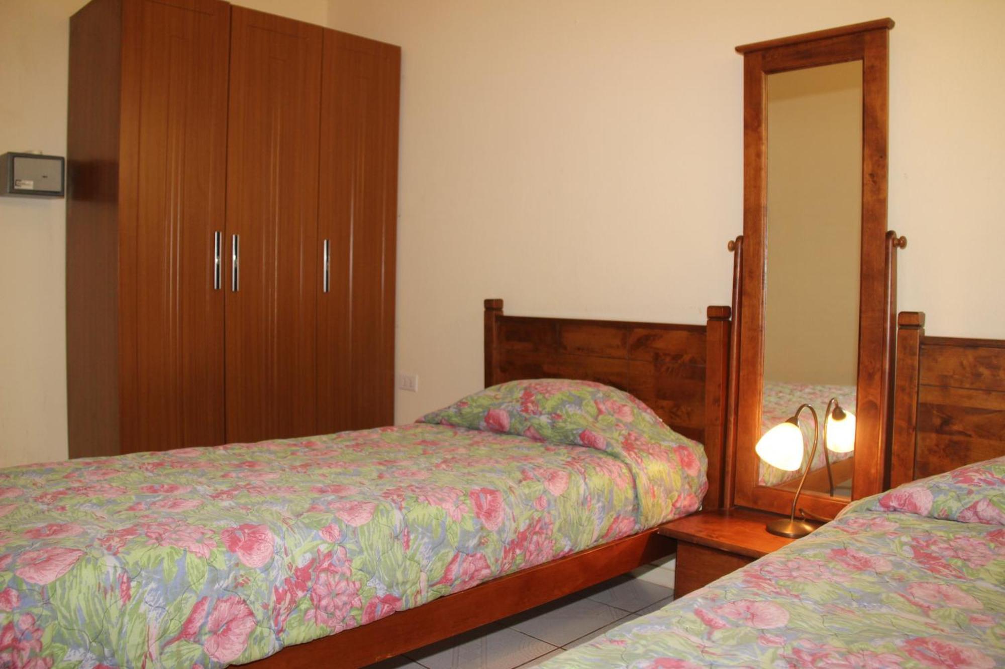 Camacuri Apartments Oranjestad Quarto foto