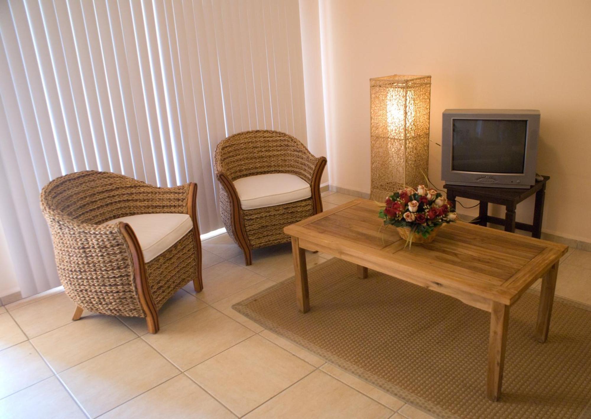 Camacuri Apartments Oranjestad Quarto foto